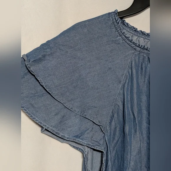 EUC Old Navy Blue Chambray Flutter Sleeve Ruffled Blouse XXL - Picture 4 of 8